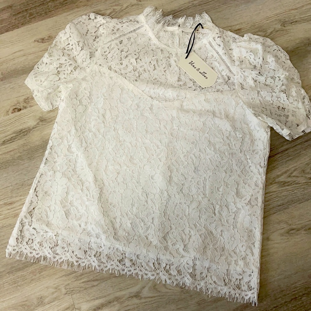 NWT Vine and Love white lace top
